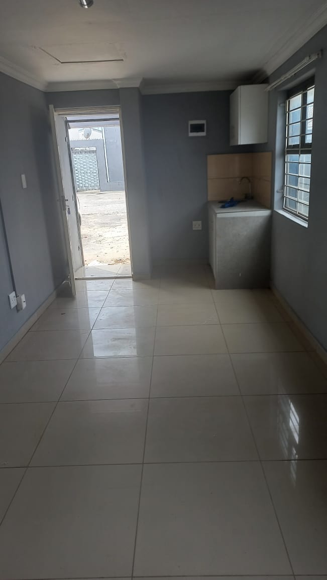 7 Bedroom Property for Sale in Phoenix Western Cape